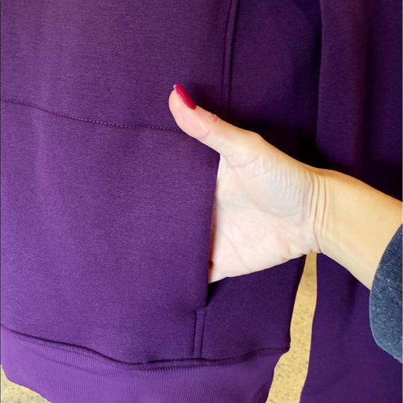 Lululemon Pullover - Picture 4 of 11